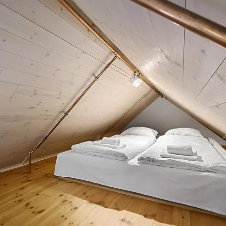 Apartment Charming Rooftop In Heart Of