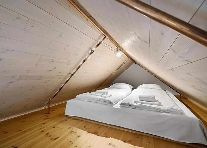 Apartman Charming Rooftop In Heart Of